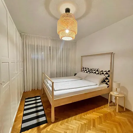 아파트 Residenza Xxx Aprile